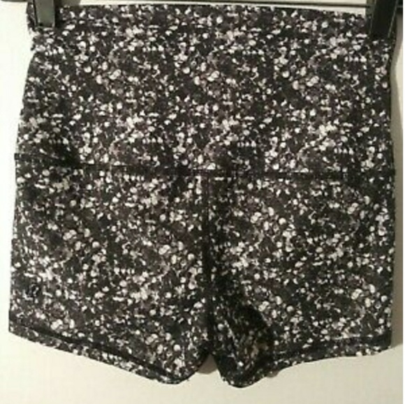 lululemon athletica Pants - Lululemon Womens Shine Shorts Roll Down Size 4